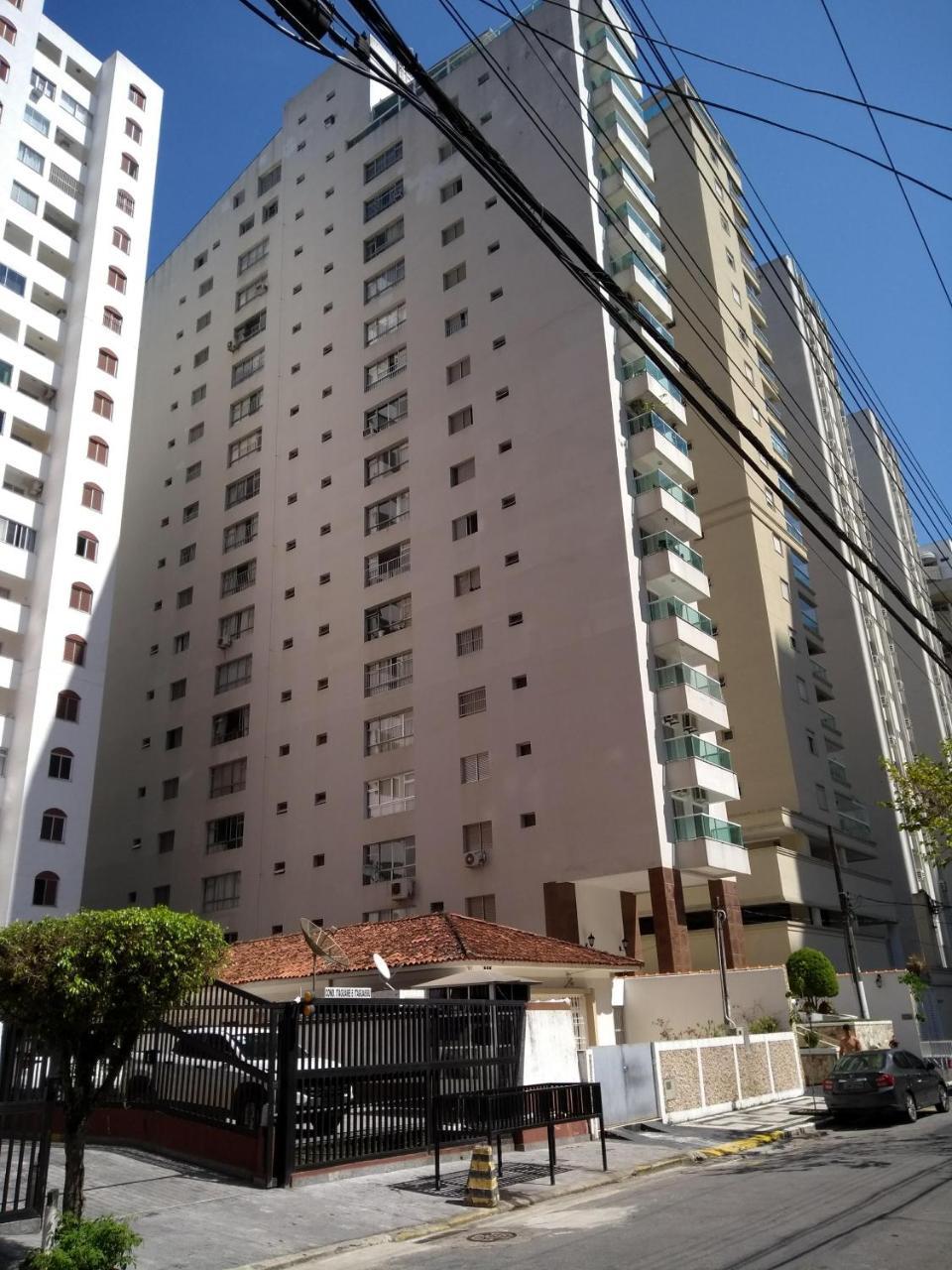Dulce Pitangueiras Com Varanda