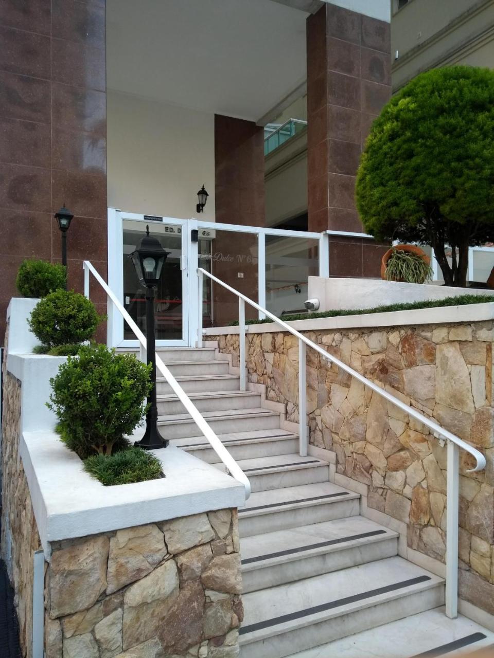 Apartamento Dulce Pitangueiras Com Varanda